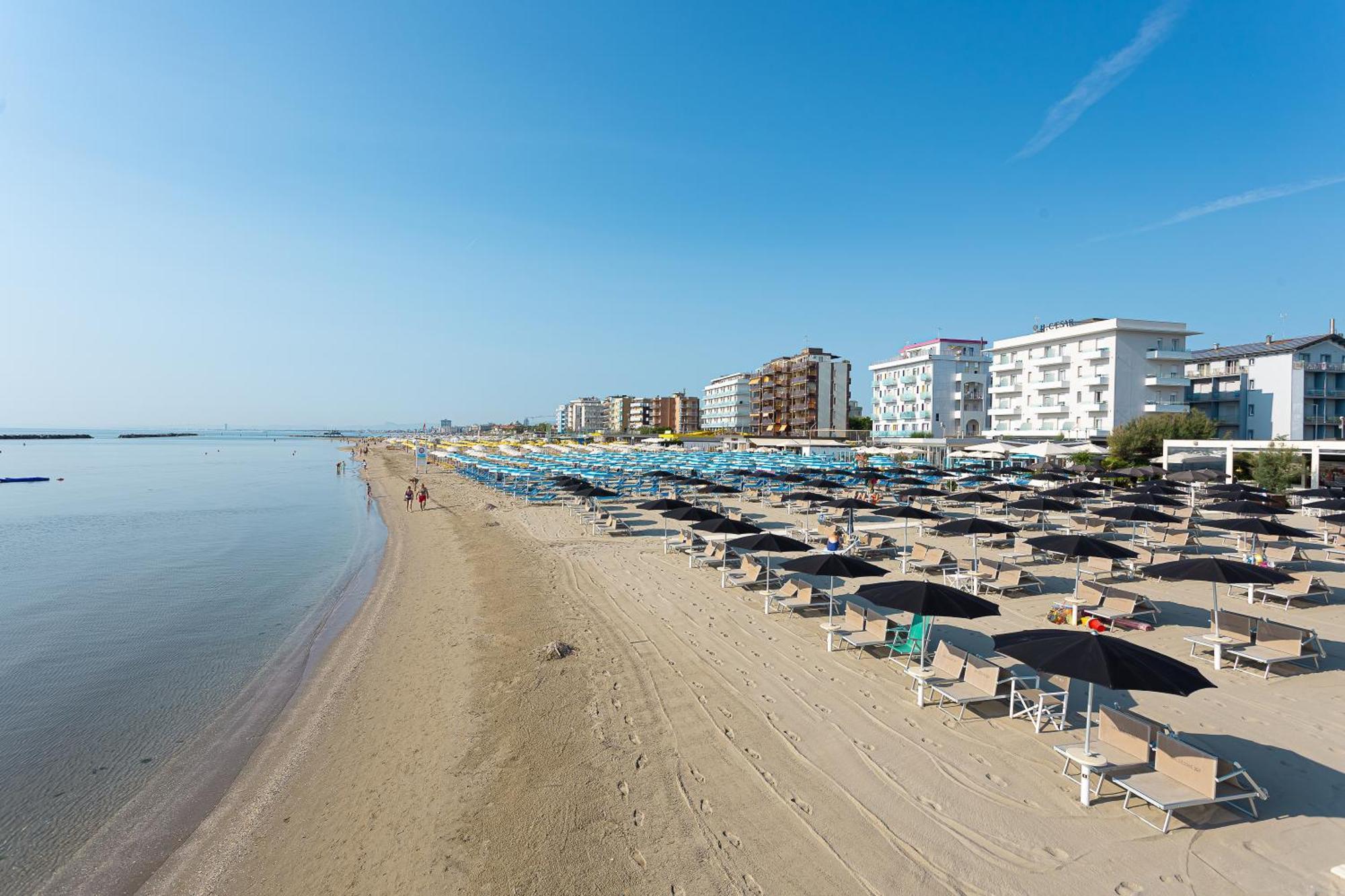 Hotel Caesar Lido Di Savio Bagian luar foto