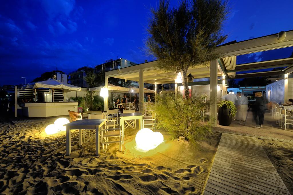 Hotel Caesar Lido Di Savio Bagian luar foto